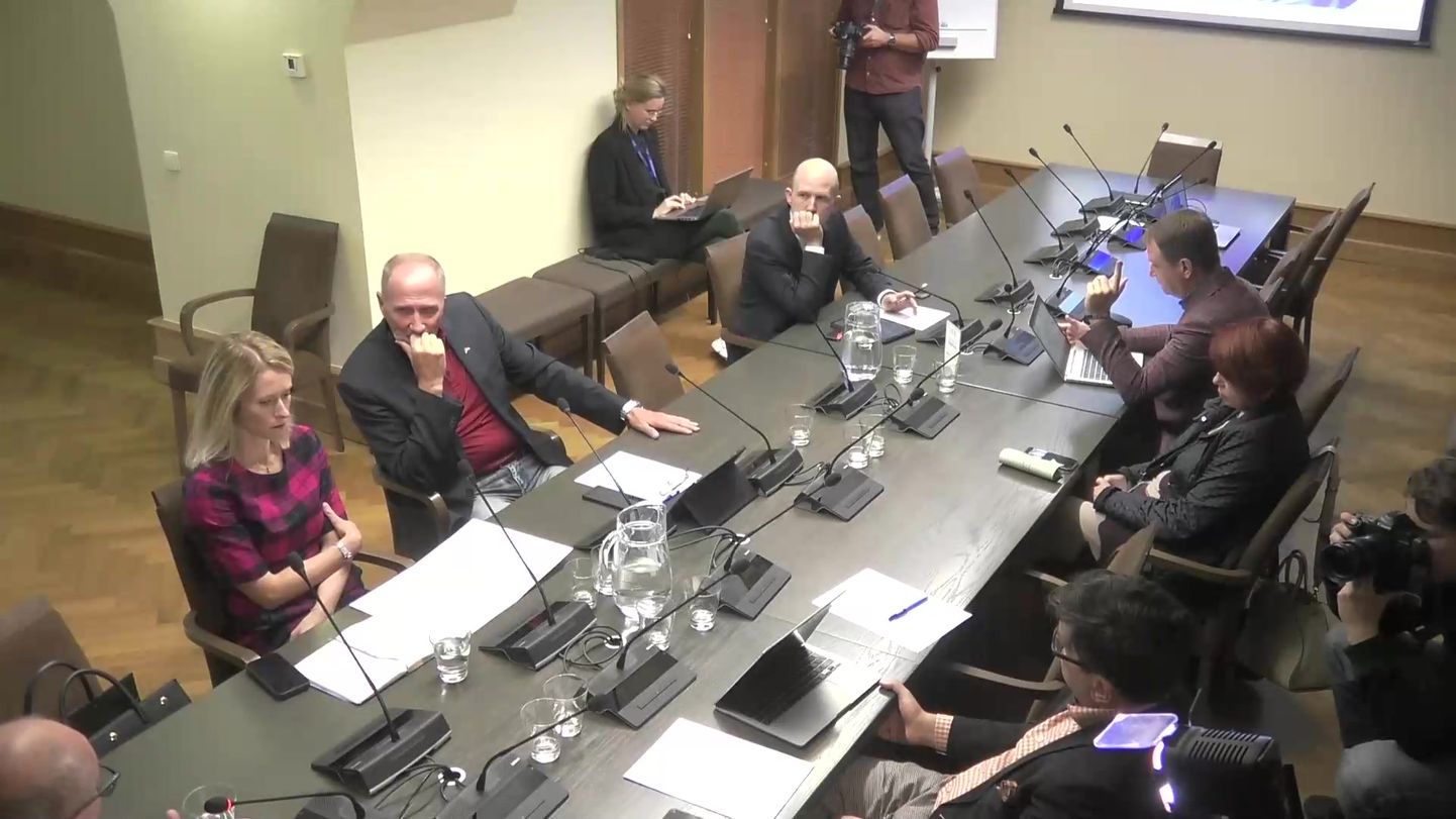 Riigikogu korruptsioonivastase erikomisjoni istung. Küsimustele vastab Kaja Kallas.