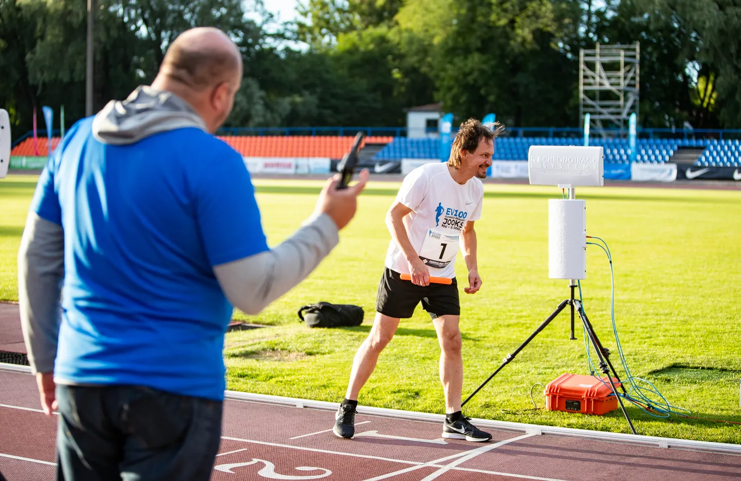 EV100 10x10000m teatejooksu avavahetus.