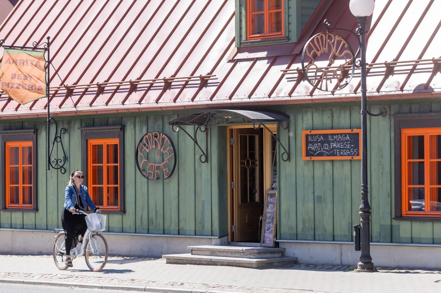 Amrita Cafe on Viljandis tegutsenud kümme aastat. Nüüd sulgevad omanikud selle raske südamega.