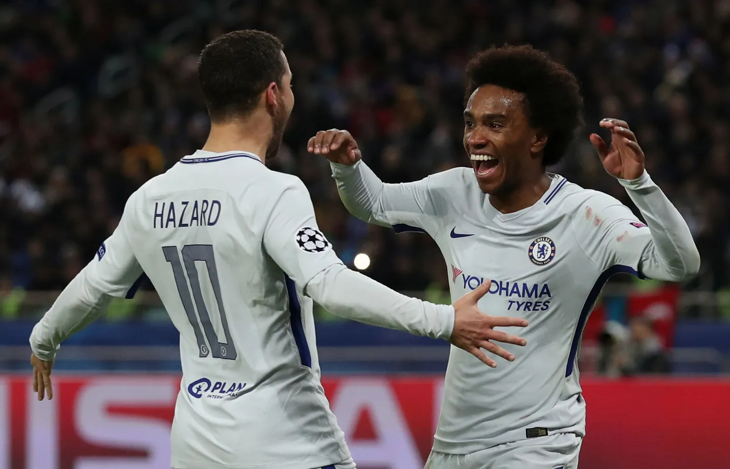 Eden Hazard ja Willian (paremal)