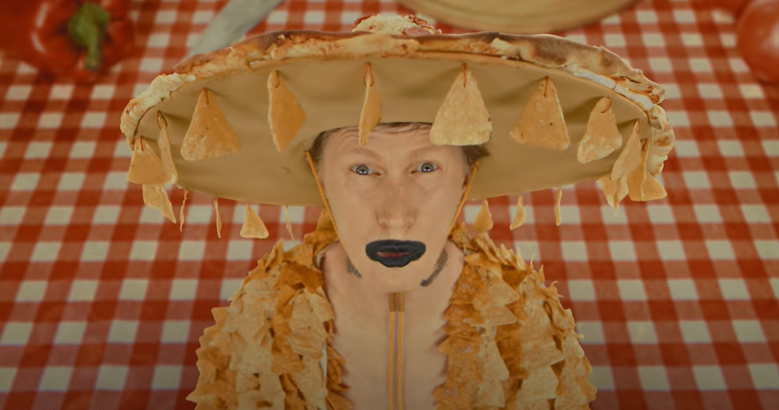 Илья Прусикин в клипе LITTLE BIG Tacos.