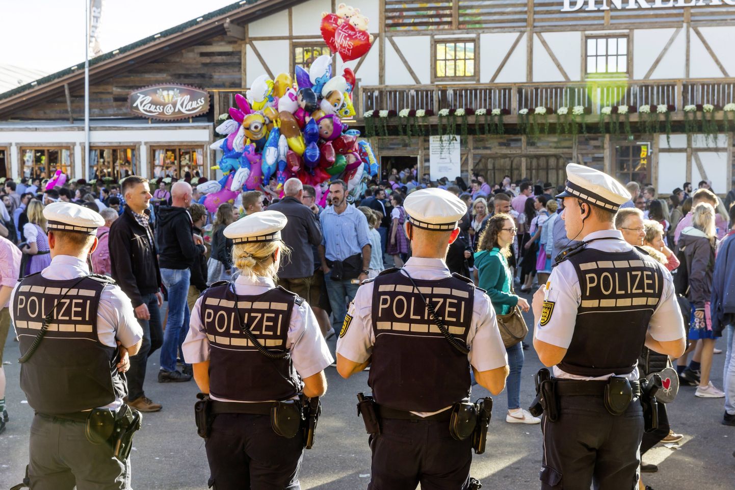 Politseinikud Saksamaal Oktoberfestil.