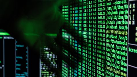 Odkrit prvi računalniški virus, ki uporablja umetno inteligenco