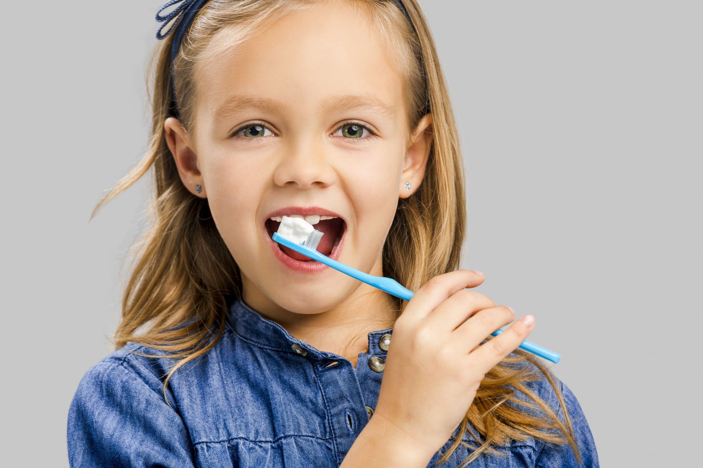 Lapsed peaksid kasutama ainult hernetera suuruse koguse hambapastat.