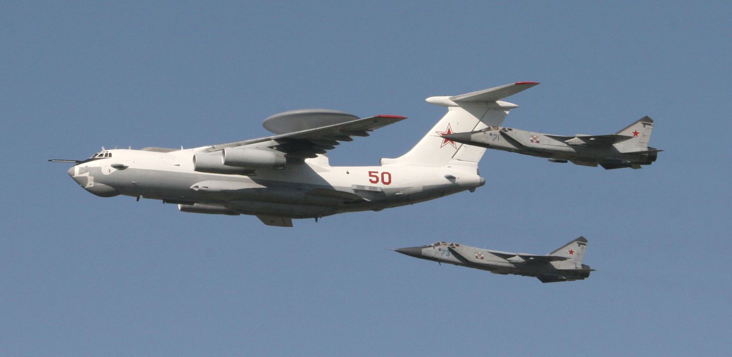 A-50 luurelennukit saadavad kaks MIG-31 hävitajat.