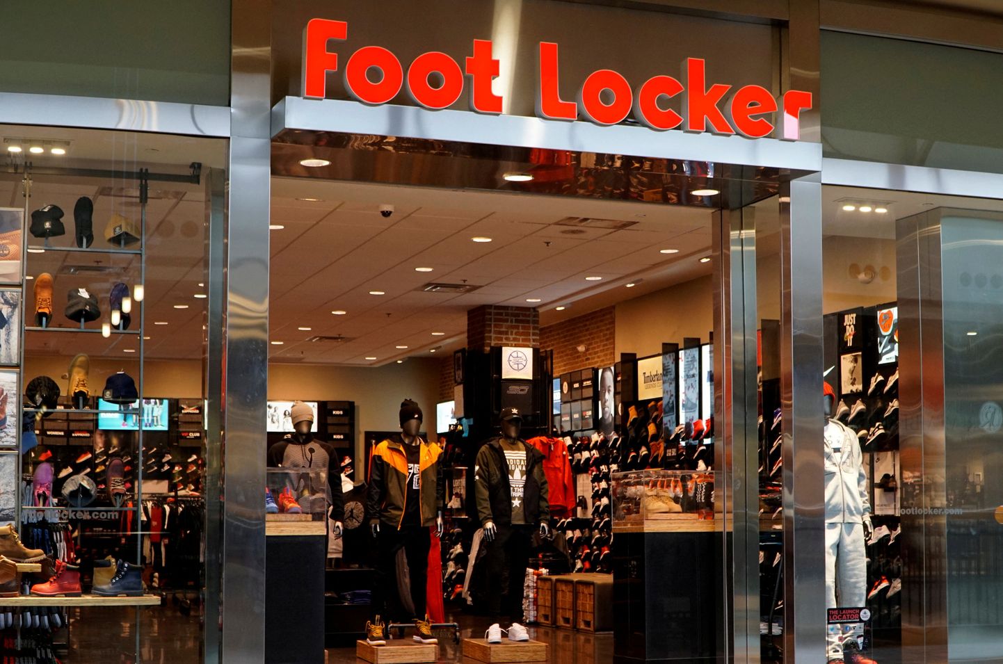 Foot Lockers hoiatas, et investorid peavad mõnda aega dividendita läbi ajama