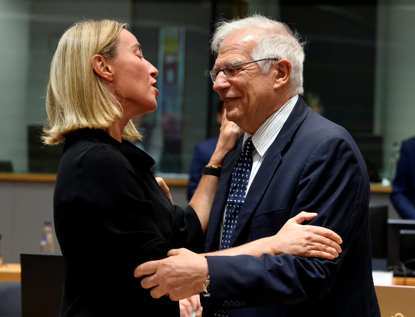 Federica Mogherini ja tema mantlipärija Josep Borrell 2019. aasta juulis.