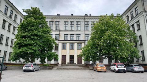 VÕIDUJOOKS AJAGA ⟩ Tallinna kool püüab vahetult enne õppeaasta algust klassi kokku saada: see nädal tuleb väga pingeline