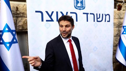Francija aizliedz iebraukt Izraēlas finanšu minist