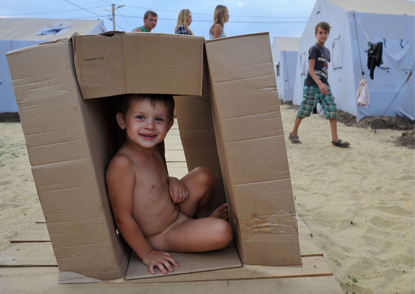 Väike põgenik Donetski lähedases põgenikelaagris