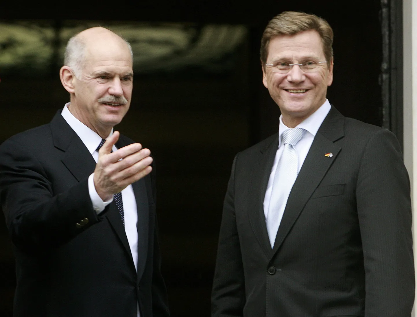 Kreeka peaminister George Papandreou (vasakul) ja Saksamaa välisminister Guido Westerwelle.