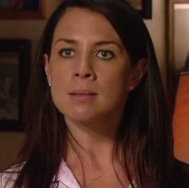 Sally Fletcher, keda kehastas Kate Ritchie