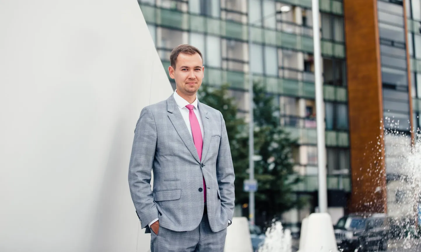 Vandeadvokaat Robert Sarv.