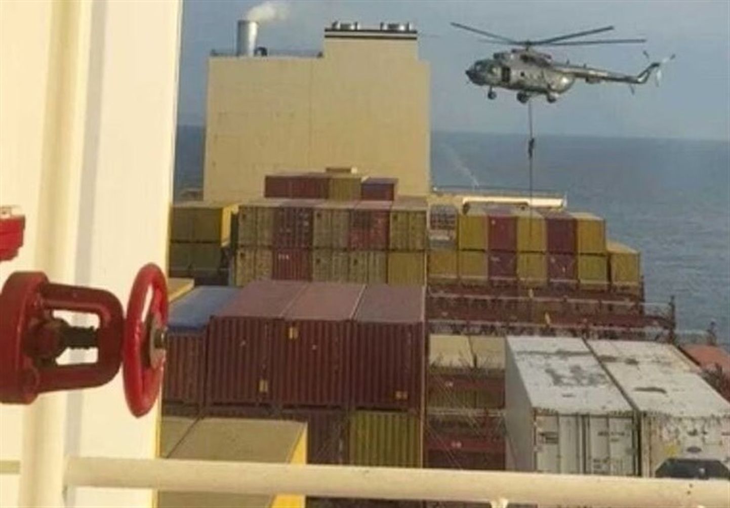 Iraani laevastiku eriüksus tegi helikopterioperatsiooni, hõivates Portugali lipu all sõitva konteinerlaeva MCS Aries.