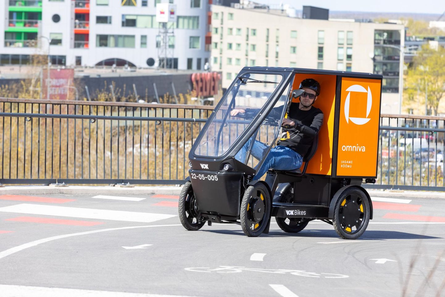 Vok Bikesi kaubarattaid kasutab posti kojuveoks näiteks Omniva. Nüüd on selles ettevõttes osalus ka Eesti riigil.