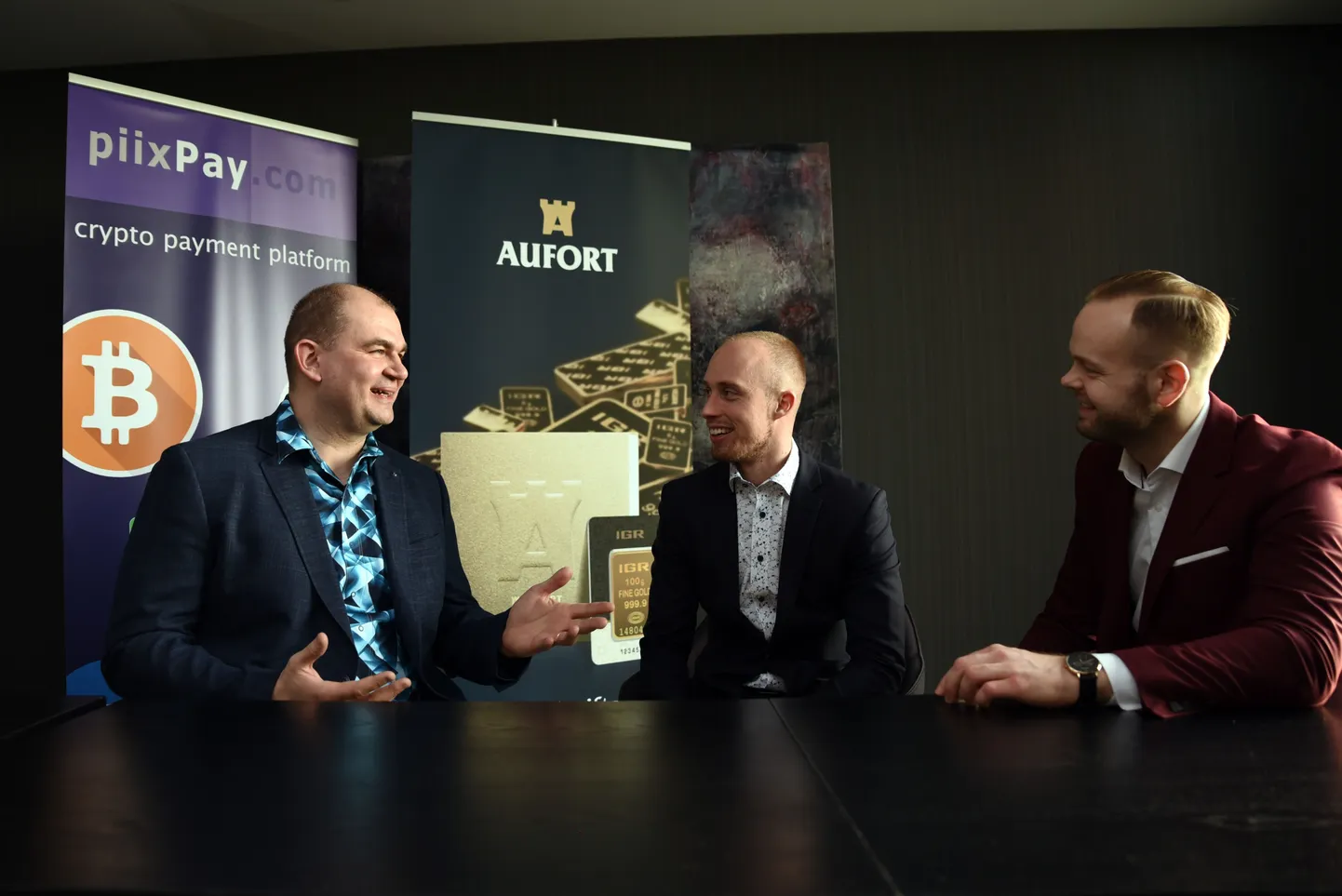 Piixpay asutaja Raivo Malter (vasakul) ja Auforti asutaja Erik Karu (keskel)
