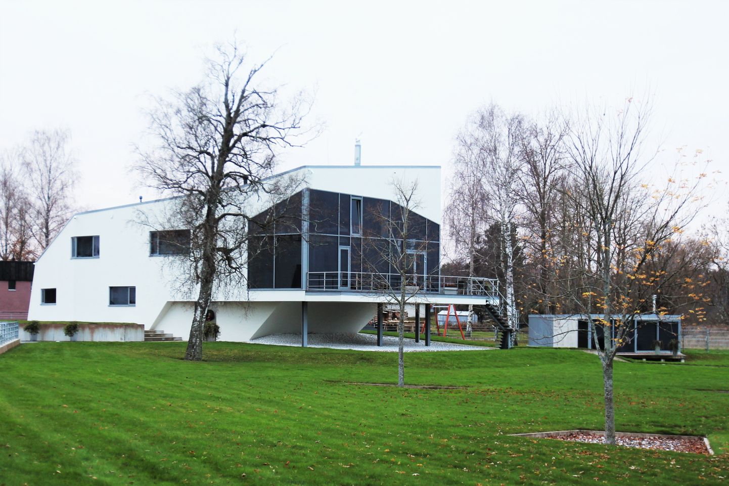 Poola ettevõtja ostis Tamula järve kaldal asuva luksusmaja Võru ärimehelt Egrit Viitkinilt.