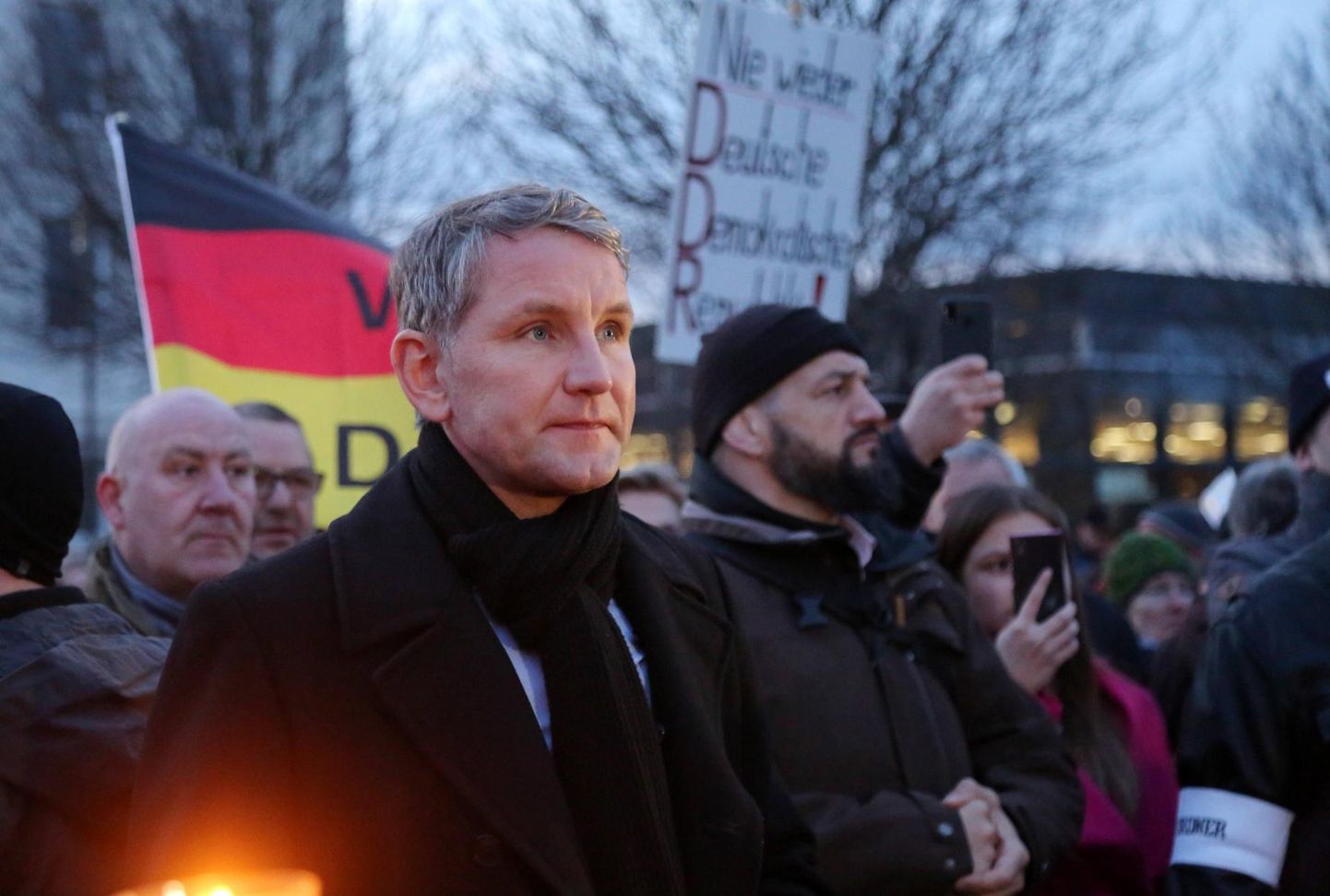 Partei Alternatiiv Saksamaale (AfD) mõjukas liige Björn Höcke on Saksa sisejulgeolekuameti BfV hinnangul paremäärmuslane. Ise väidab mees, et austab põhiseaduslikku korda.