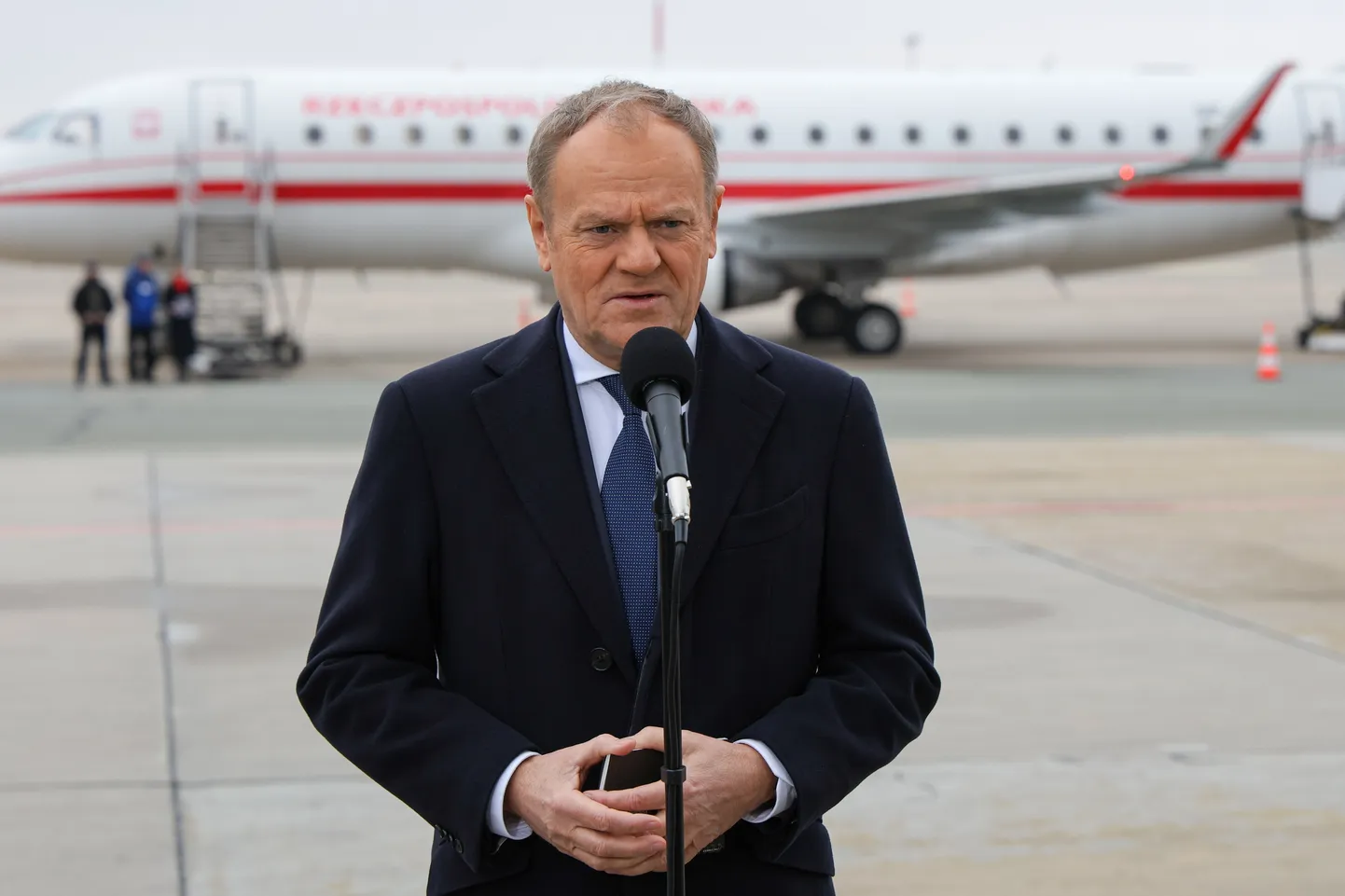 Poola peaminister Donald Tusk Varssavis enne äralendu Euroopa liidrite Ukraina-teemalisele kohtumisele Londonis 2. märtsil.
