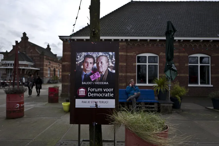 Demokraatiafoorumi valimisplakat Amsterdamis, kevad 2017