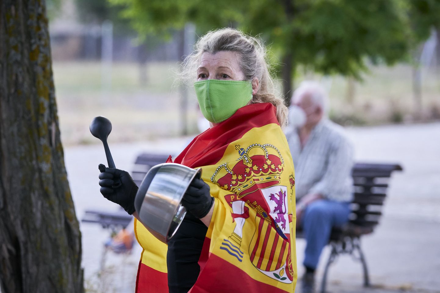 Koroonapiirangute vastu protestija Madridis.