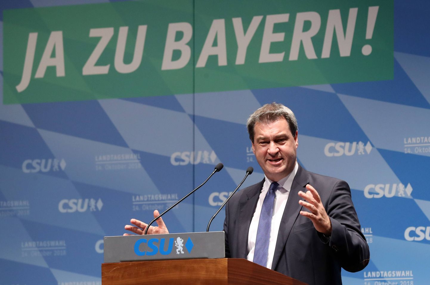 Baierimaa peaministrile Markus Söderile on CSU valimiskampaania vedamine olnud paras peavalu: ühelt poolt on ta pidanud võitlema paremäärmuslastega valijate nimel, teisalt on tema strateegia toonud inimesed tänavatele protestima.