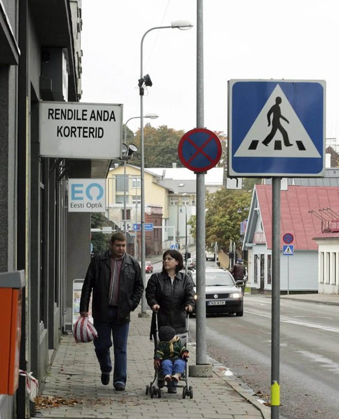 Korterite üüriturg Rakveres on elavnenud, järjest vähem näeb silte “Rendile anda korterid”.