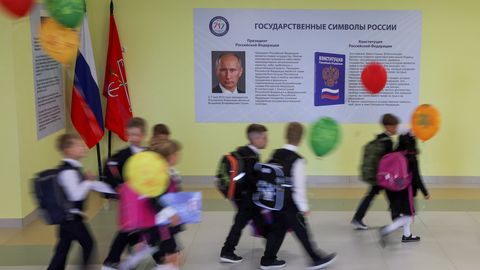 Rusija vključuje šolske otroke v pripravo smrtonosnih dronov za Ukrajino