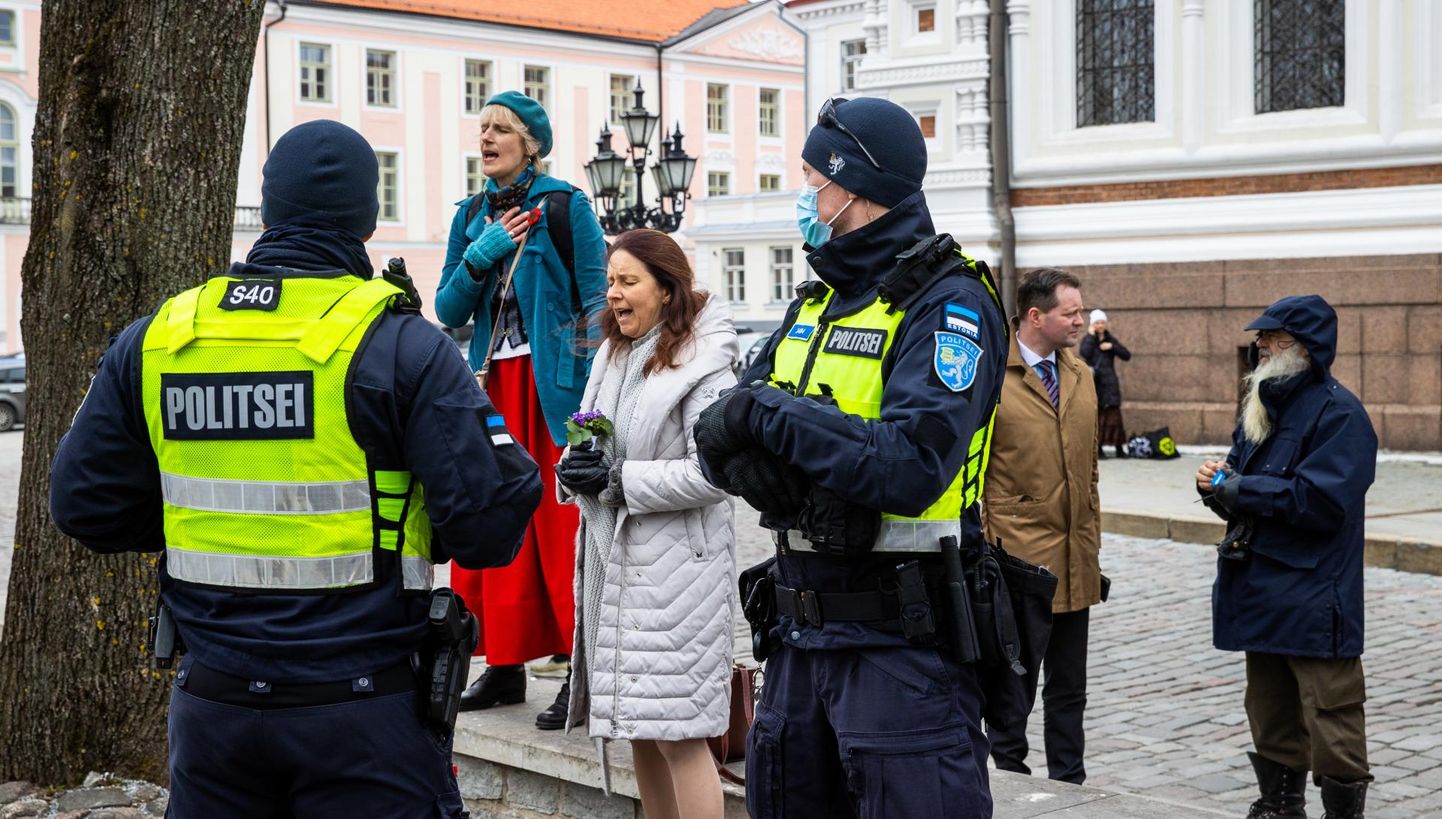 Seaduseelnõu 347 SE vastaste protestimeeleavaldus «Seisame Eesti vabaks» Toompeal.