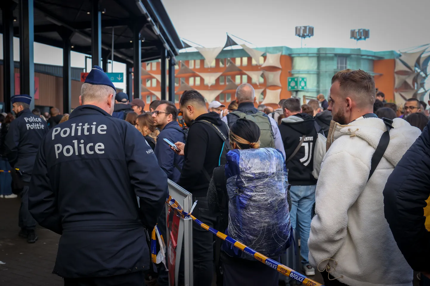 Mullu oktoobris toimunud streigi ajal pidid reisijad ootama tunde, et Charleroi lennujaama pääseda