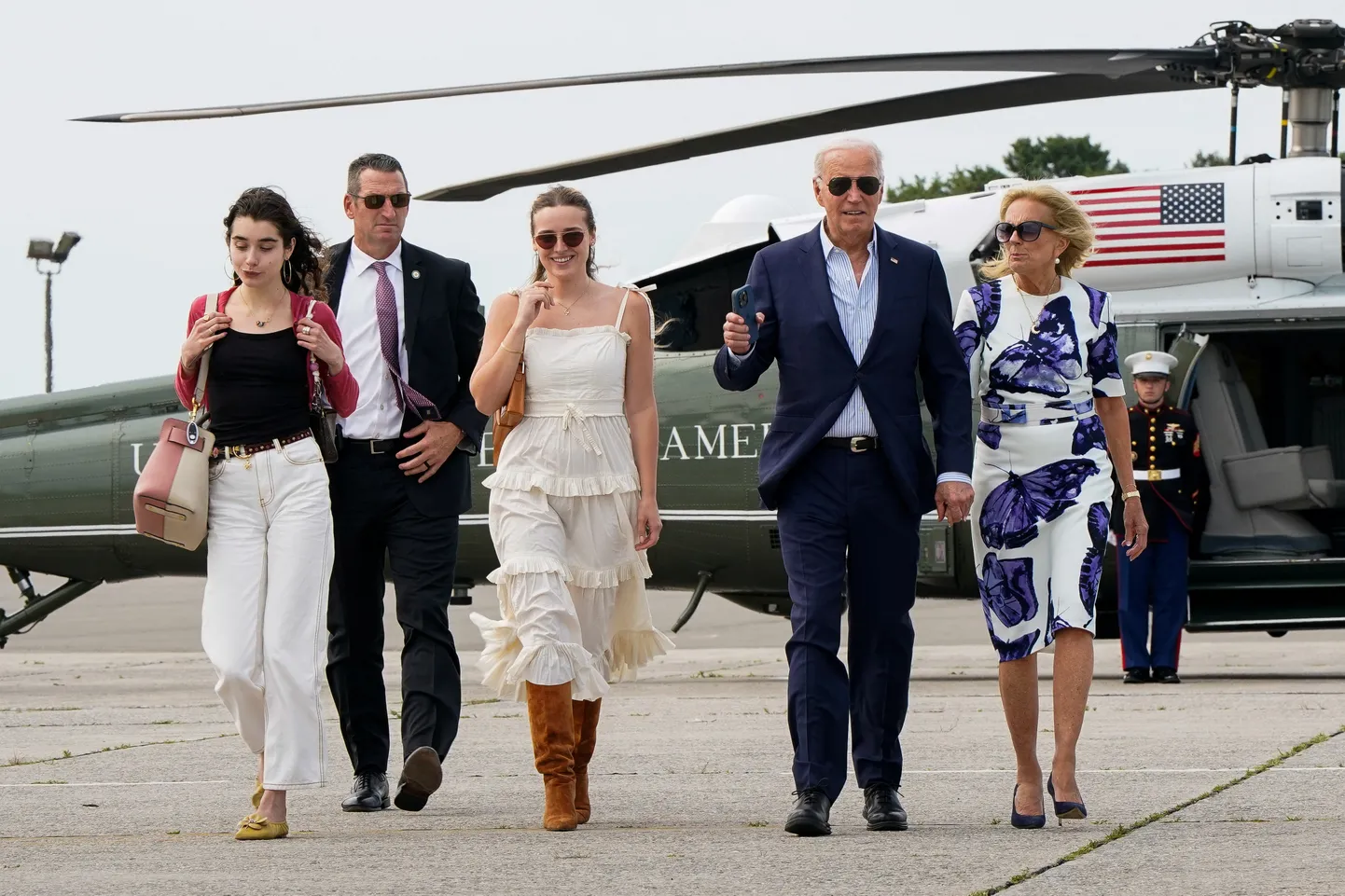 Ameerika Ühendriikide president Joe Biden abikaasa ja lapselastega.