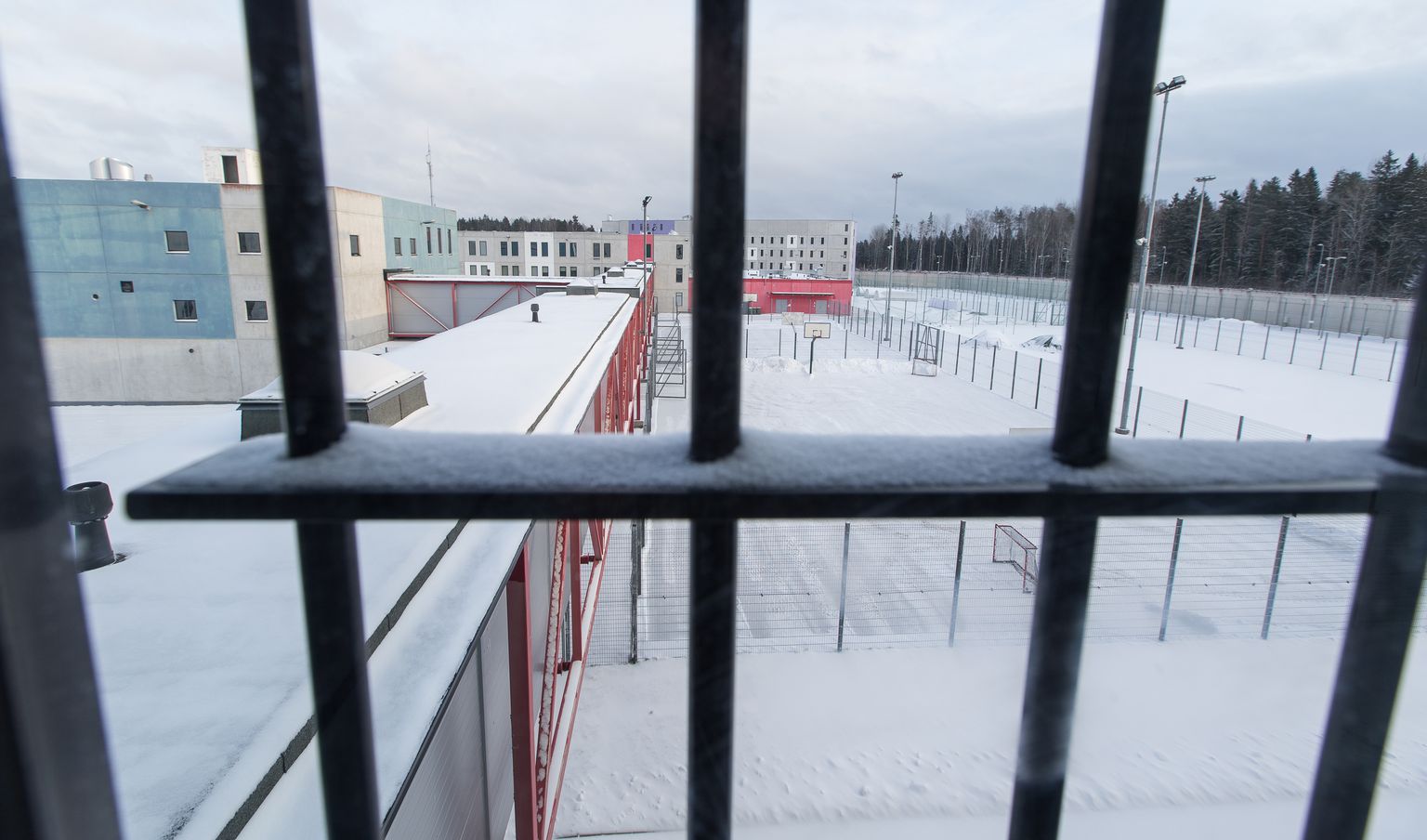 Вид из окна в Вируской тюрьме.