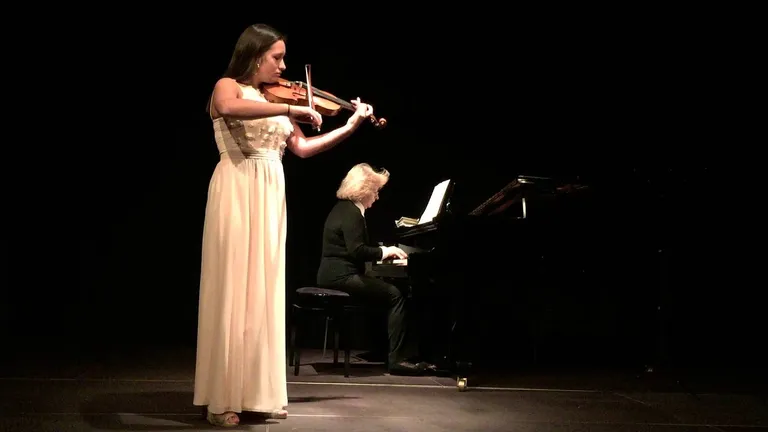 Katya Tsukanova esinemas 2017 Gruusias Thbilisis