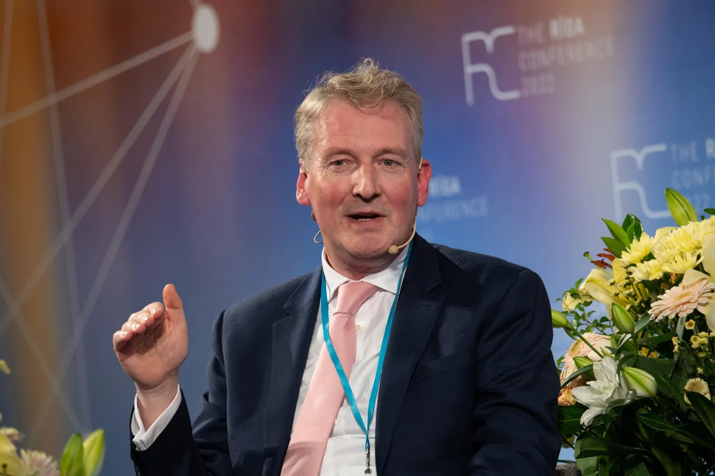 Oxford Analytica Daily Briefi peatoimetaja ja analüüsivaldkonna direktori Nick Redmani sõnul satuvad Lääne-Euroopa ettevõtted energiakriisi tõttu raskustesse ning Venemaa arvestab, et sellest tekib surve valitsustele, mis mõjutab sõja kulgu Putinile soodsas suunas.