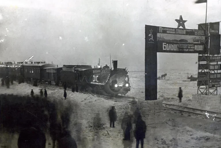 Vorkuta laager, raudtee pidulik avamine ja esimese rongi vastuvõtt - 28. 12. 1941.