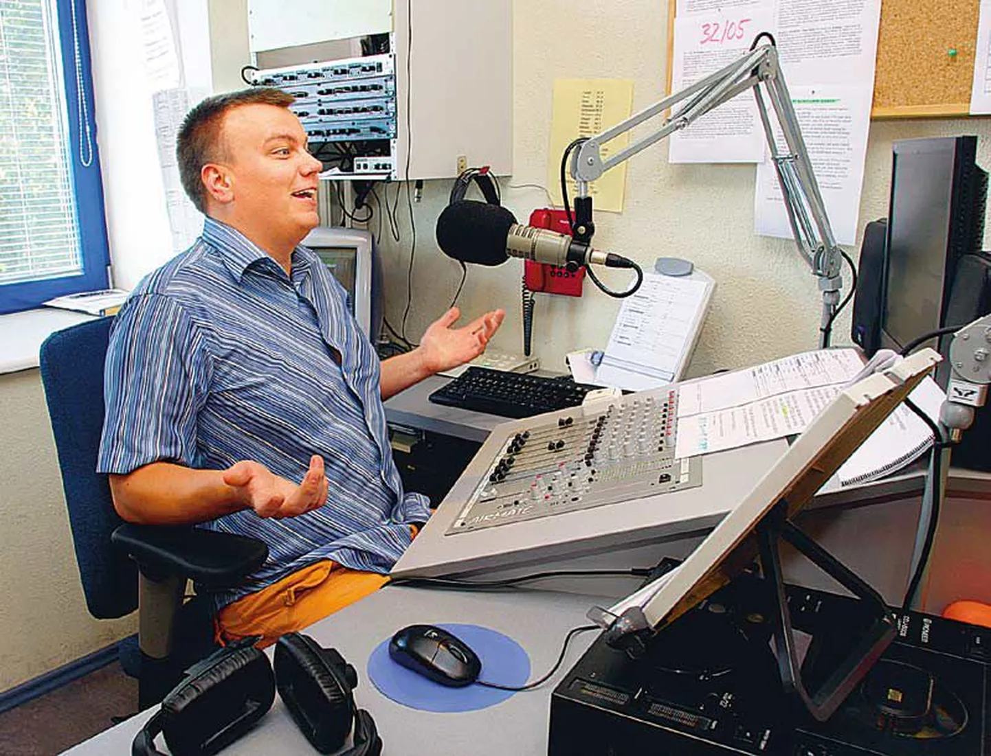 Raadio Sky Plus stuudios tegi eile saateid DJ Vaido Pannel, kelle kodujaam õige pea omanikke vahetab.
