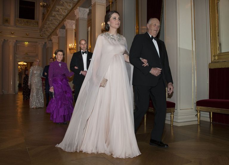 Король Норвегии Харальд и Кейт Миддлтон