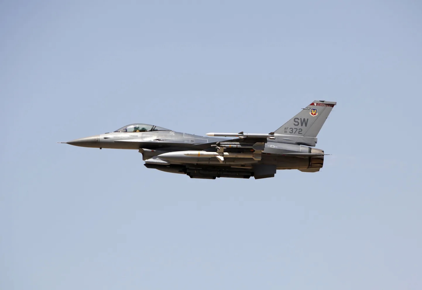 USA õhujõudude hävituslennuk F-16CJ Fighting Falcon.