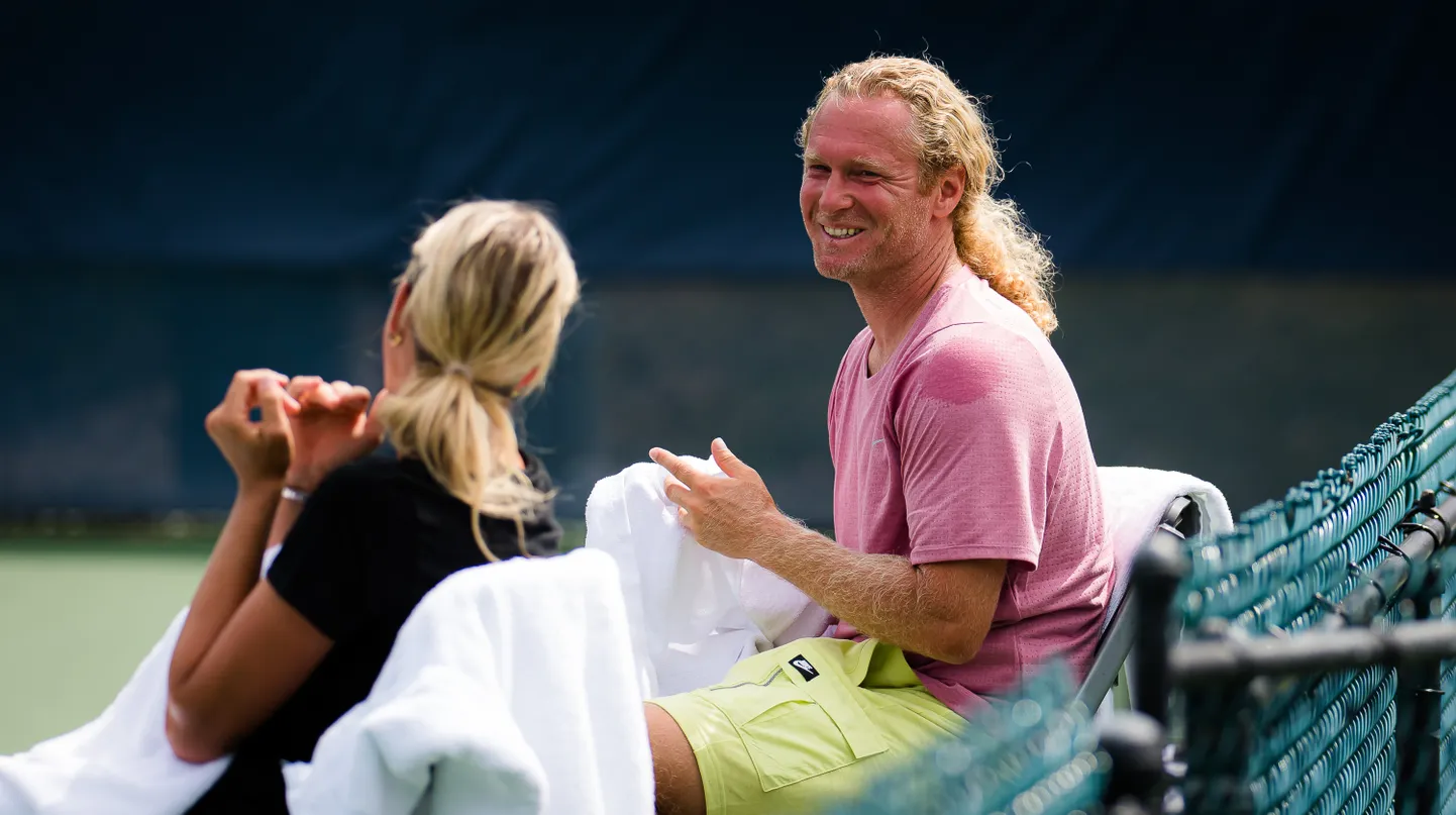 Dmitri Tursunov Anett Kontaveidile nõu andmas.