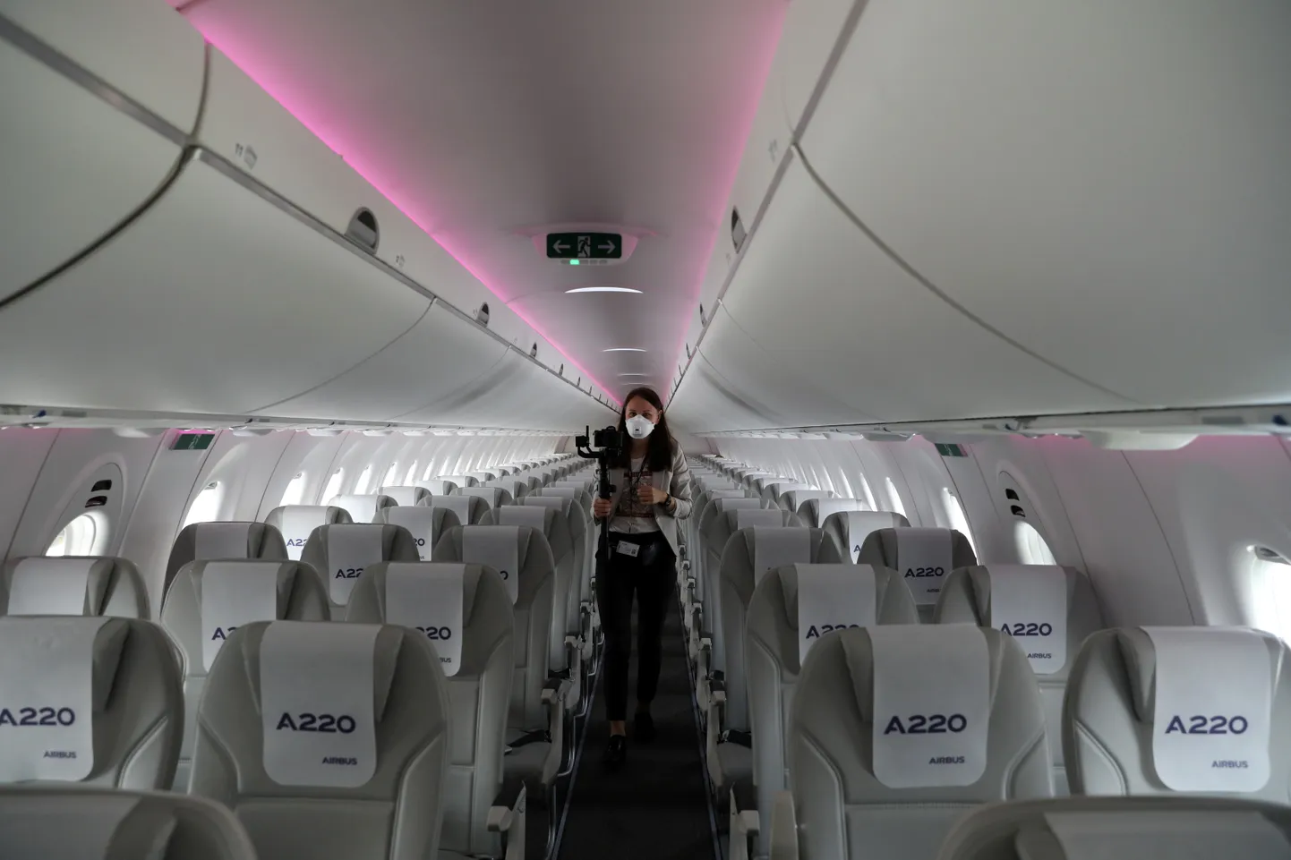 airBaltic lidmašīna  Airbus A220-300.