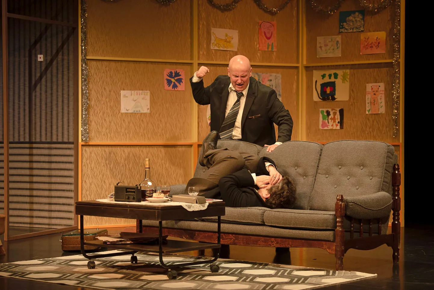 7. oktoobril tuleb Kuressaare teater Iisakusse etendusega "Issid".