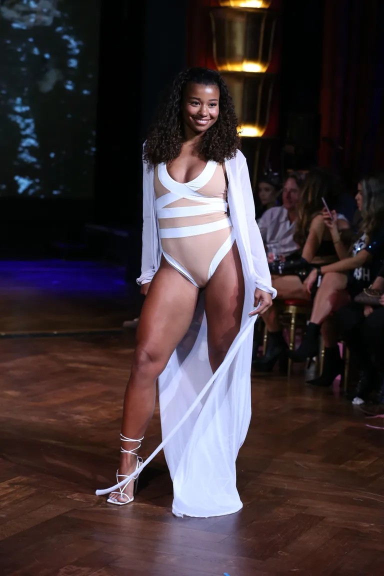 Halloween Swim Week Fashion Show 2020: бренд Virago Swim.