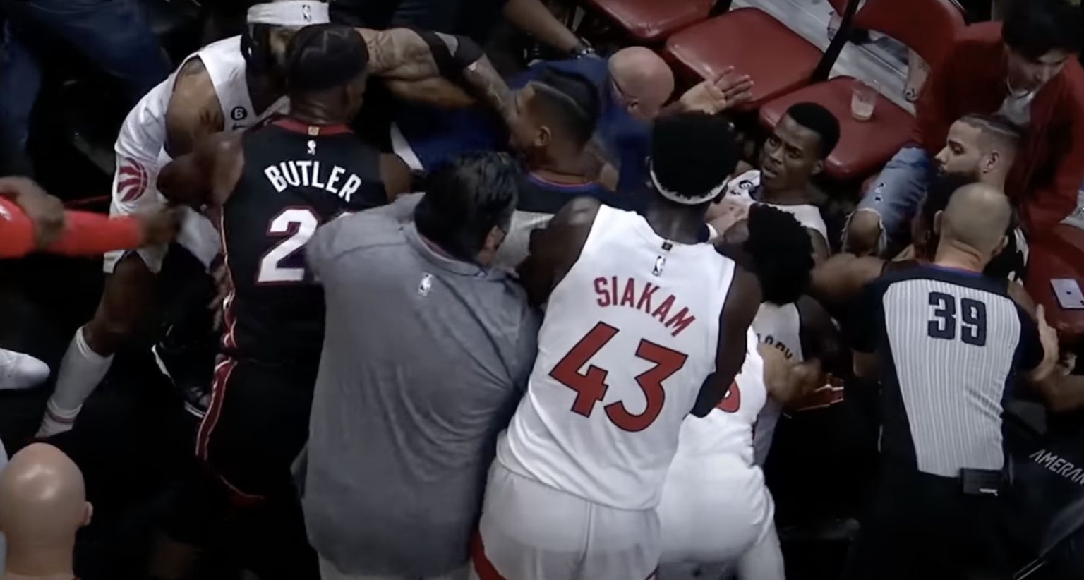 Kaklus Miami Heati ja Toronto Raptorsi vahelises NBA kohutmises.