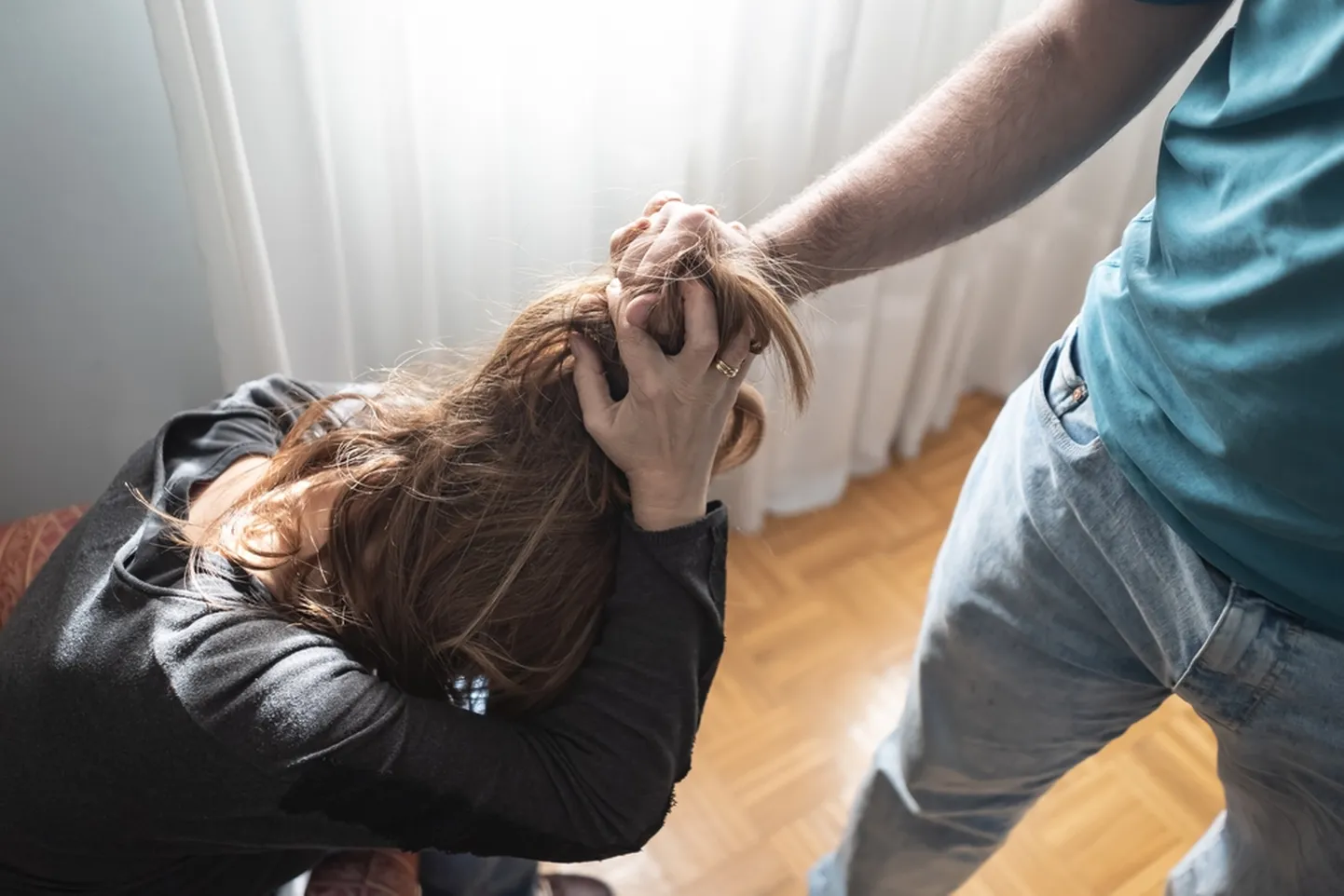 Kui märkad, et keegi teine kannatab vägivalla all, aita ohvril end aidata