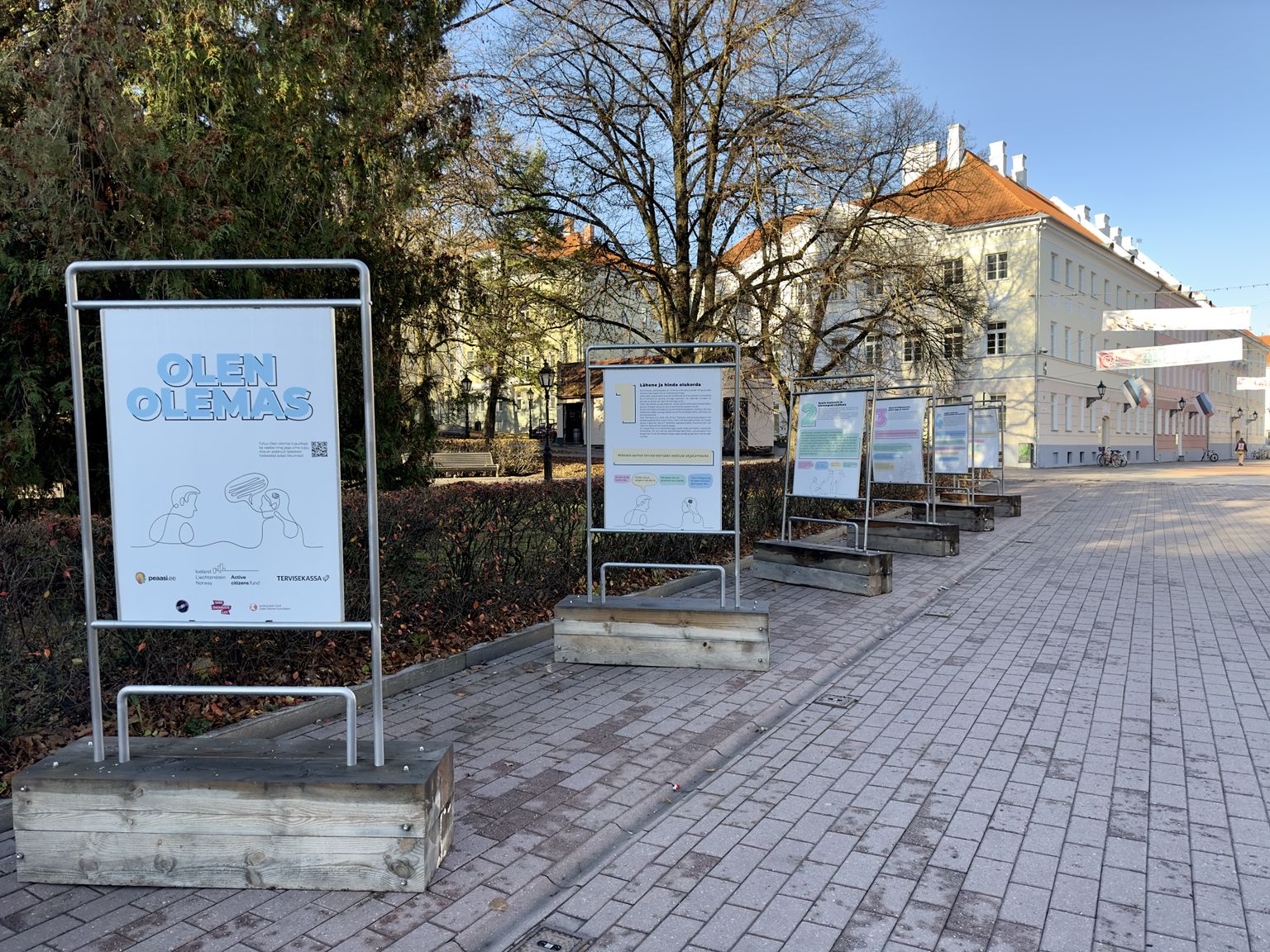 Küüni tänaval avati vaimse tervise kuul Peaasi.ee rändnäitus.