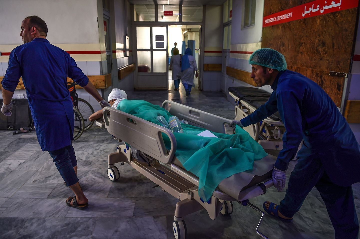 Arstid aitamas meest, kes sai viga pealinnas Kabulis 25. juulil kärgatanud kolmes lõhkekeha plahvatuses.