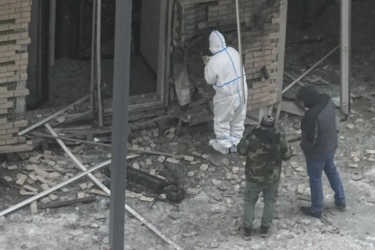 С большой долей вероятности, за взрывом в Москве 17.12.2024, в результате которого погибли начальник войск радиационной, химической и биологической защиты России генерал-лейтенант Кириллов и его помощник Поликарпов, стоят украинские спецслужбы. Их влияние в России растет.
