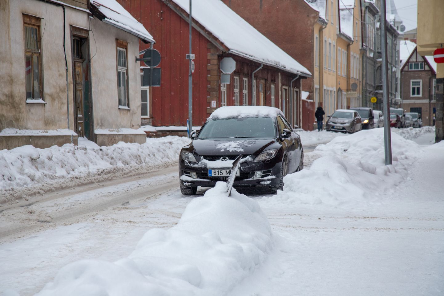 Lumevallid Viljandi tänavatel. Illustreeriv foto.