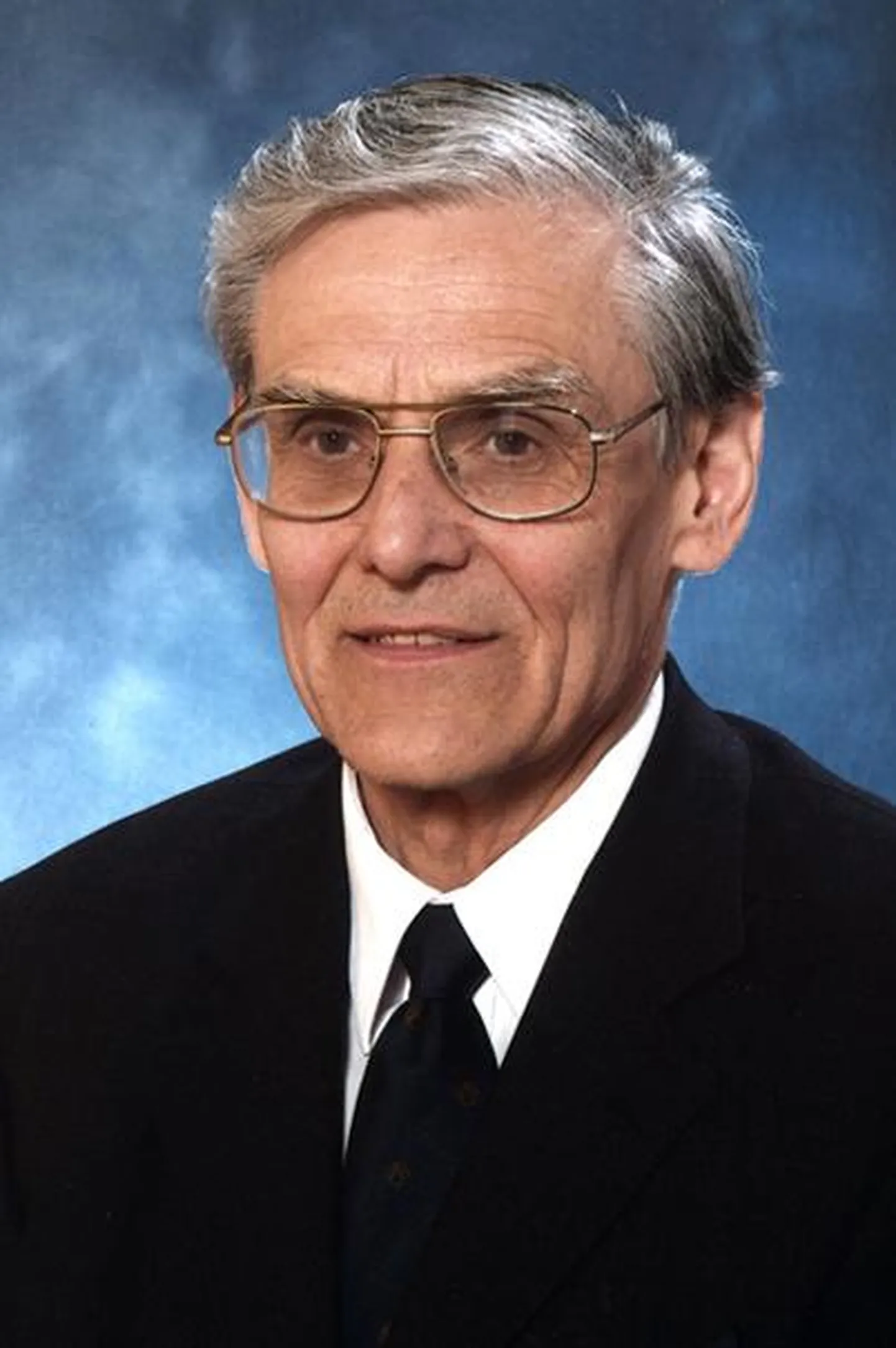 Akadeemik Jüri Engelbrecht