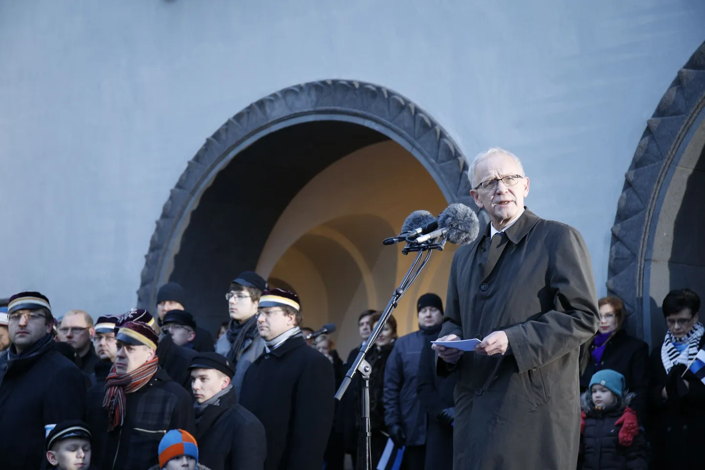 Riigilipu heiskamine vabariigi aastapäeval Pika Hermanni torni.
